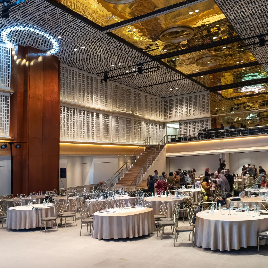 Sajian buffet Ramadan dan food station untuk buka puasa bersama di Thamrin Nine Ballroom Jakarta.